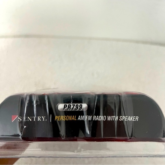 SENTRY PR799 AM/FM POCKET RADIO BUILT-IN SPEAKER NEW COMPACT, CONVENIENT - Picture 3 of 4